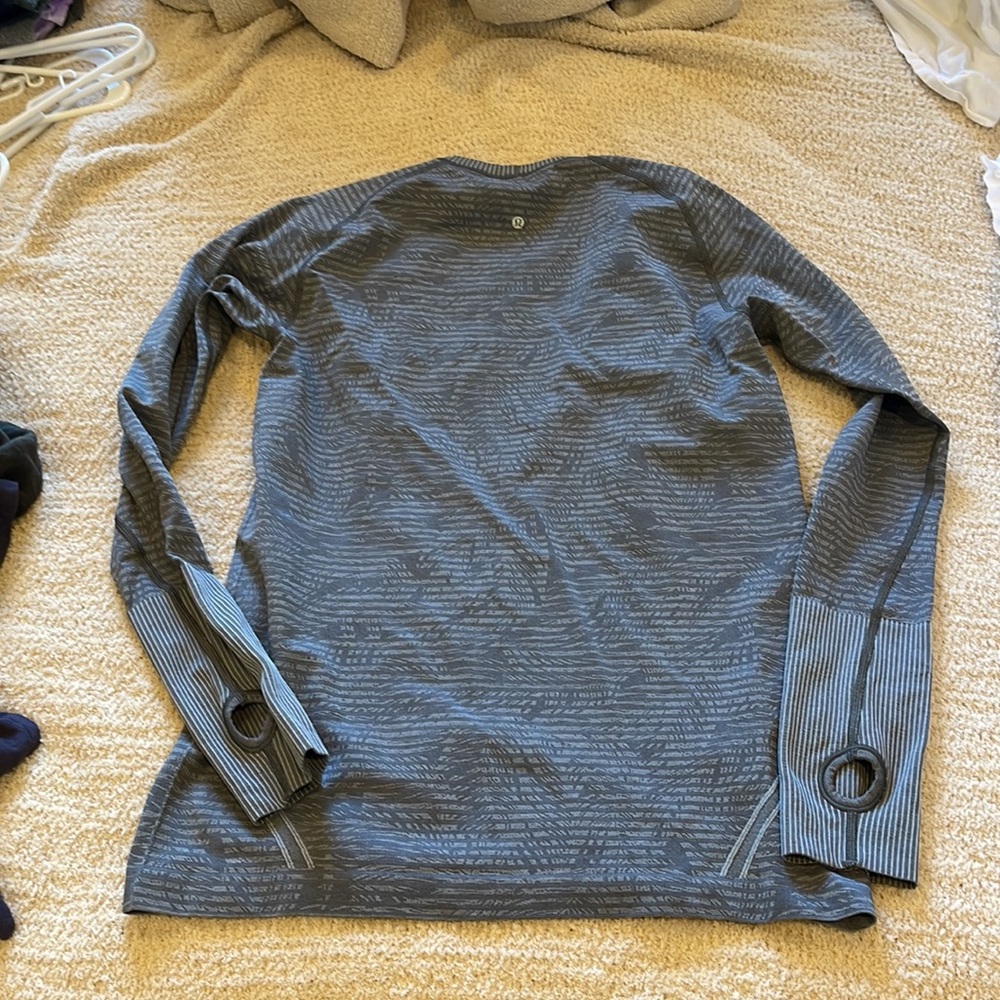 Lululemon lot of six tops various sizes - Picture 7 of 13